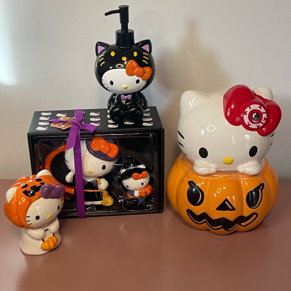 Hello Kitty Halloween Ceramic Bundle Of 5 NEW Coffee Mug Cookie Jar Soap Disp.